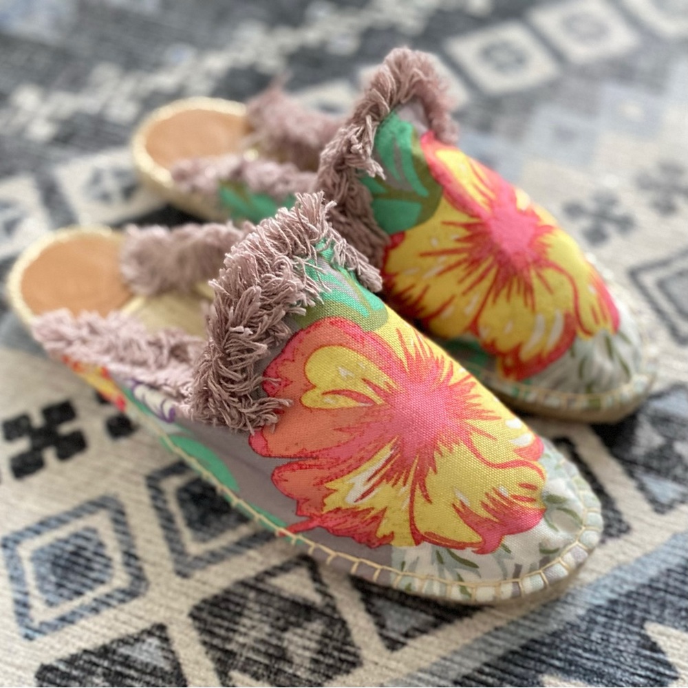 Z&L Hawaiian print espadrilles